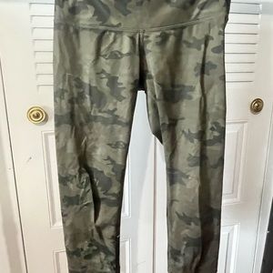 Lululemon Camo Capri Leggings